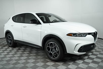 New 2025 Alfa Romeo Tonale w/ Premium Package