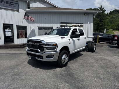 New 2025 RAM 3500 Tradesman w/ Chrome Appearance Group