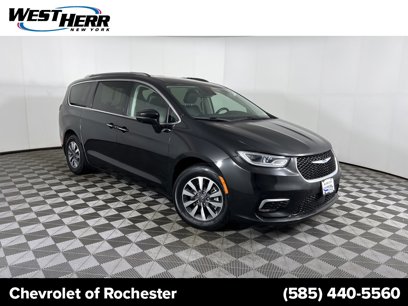 Used 2021 Chrysler Pacifica Touring-L