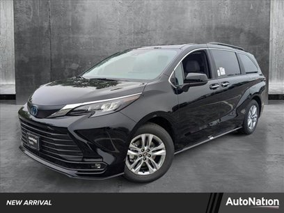 New 2025 Toyota Sienna XLE