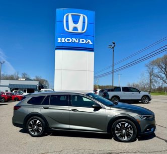 Used 2018 Buick Regal Essence w/ Driver Confidence Package #1