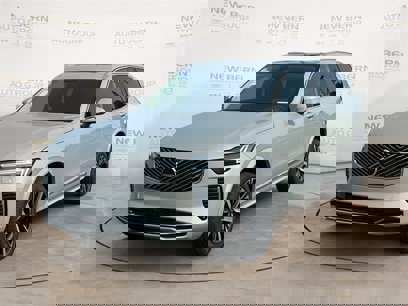 New 2025 Volvo XC90 B6 Core w/ Climate Package