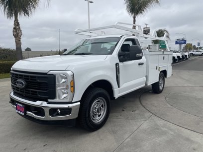 New 2024 Ford F250 XL w/ XL Chrome Package