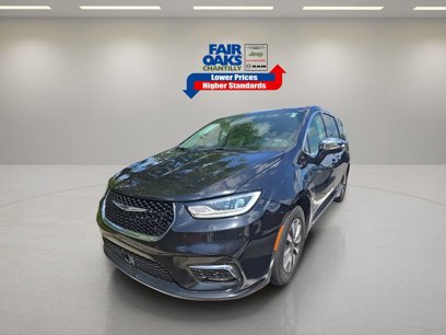 Used 2023 Chrysler Pacifica Limited
