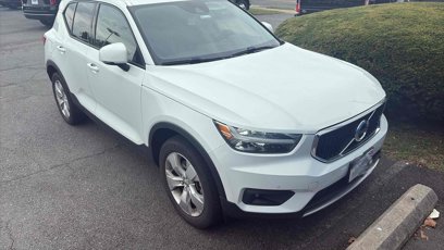 Used 2021 Volvo XC40 T5 Momentum w/ Premium Package