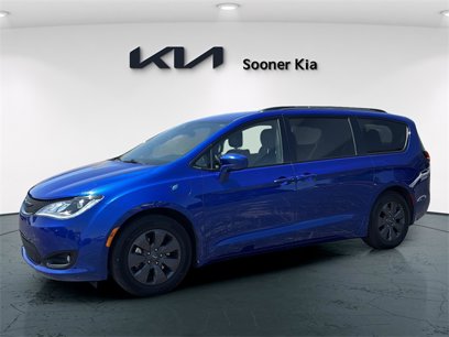 Used 2020 Chrysler Pacifica Touring-L w/ S Appearance Package