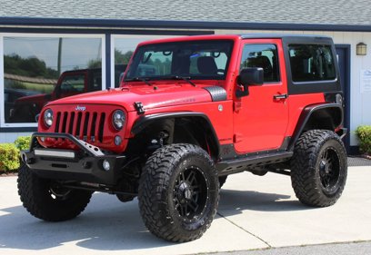 Used 2016 Jeep Wrangler Rubicon w/ Power Convenience Group