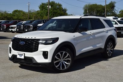 New 2025 Ford Explorer ST-Line w/ Premium Package