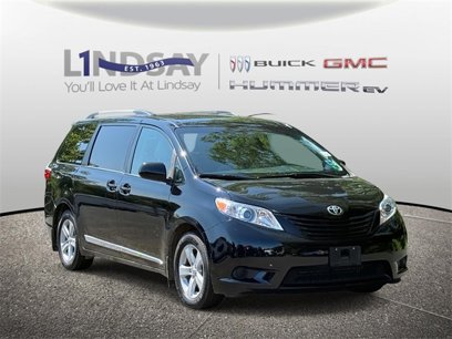 Used 2017 Toyota Sienna LE w/ Protection Package