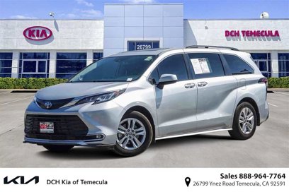Used 2022 Toyota Sienna XLE