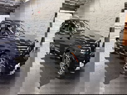 New 2025 BMW X7 xDrive40i w/ Premium Package