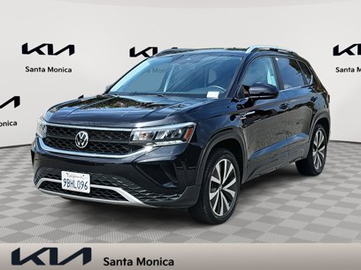 Used 2022 Volkswagen Taos SE w/ Panoramic Sunroof Package