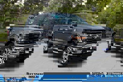 New 2025 Ford F150 XLT w/ Equipment Group 302A MID