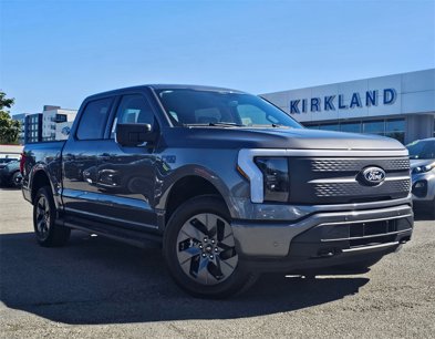 New 2025 Ford F150 Lightning XLT w/ Max Trailer Tow Package