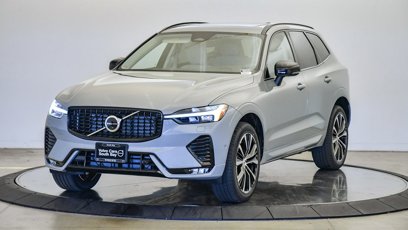 New 2025 Volvo XC60 B5 Plus w/ Protection Package Premier