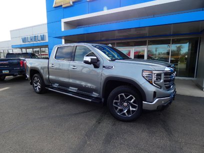 New 2025 GMC Sierra 1500 SLT
