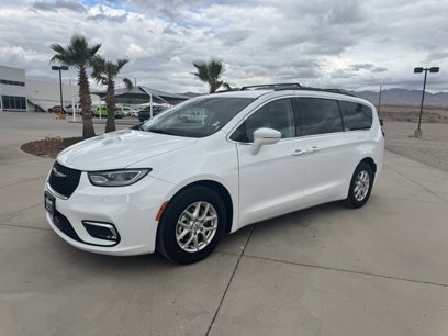 Certified 2022 Chrysler Pacifica Touring-L