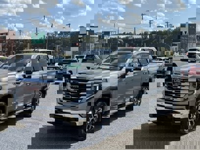 New 2025 GMC Sierra 1500 SLE