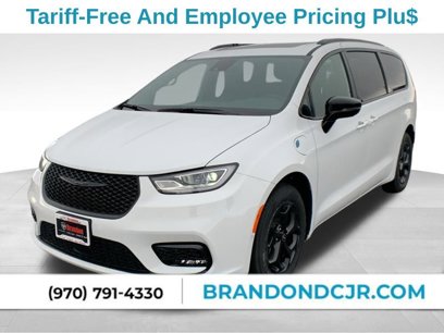 New 2025 Chrysler Pacifica Premium