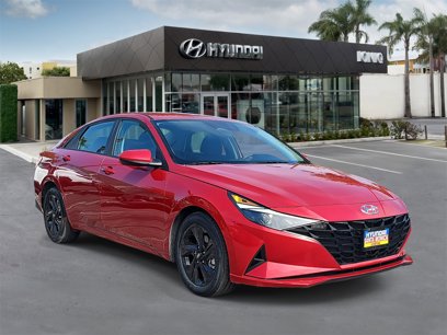 Certified 2021 Hyundai Elantra SEL w/ Cargo Package