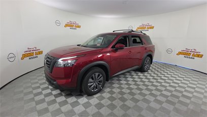 New 2025 Nissan Pathfinder SV w/ Black Appearance Package