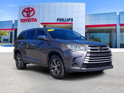 Used 2019 Toyota Highlander LE
