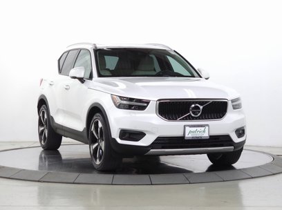 Used 2021 Volvo XC40 T5 Momentum w/ Premium Package