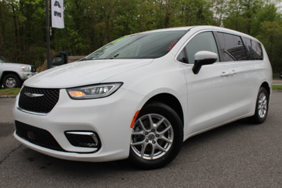 Used 2023 Chrysler Pacifica Touring-L