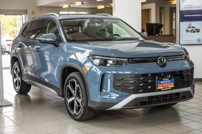 New 2025 Volkswagen Tiguan SE