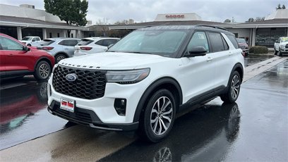 New 2025 Ford Explorer ST-Line w/ Premium Package