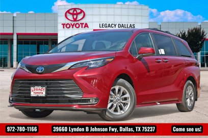 New 2025 Toyota Sienna XLE