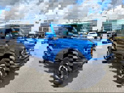 New 2024 Ford Bronco Outer Banks w/ Sasquatch Package