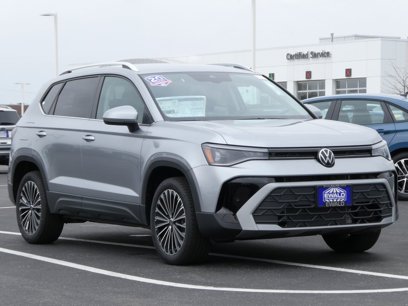 New 2025 Volkswagen Taos SE