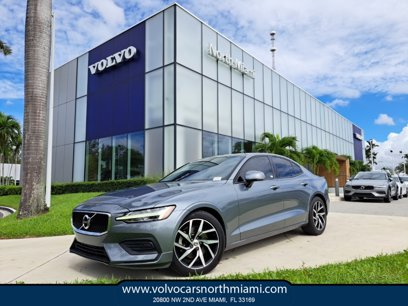 Used 2019 Volvo S60 T5 Momentum w/ Multimedia Package