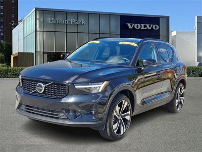 Used 2024 Volvo XC40 B5 Plus