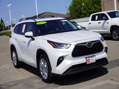 Used 2023 Toyota Highlander Limited