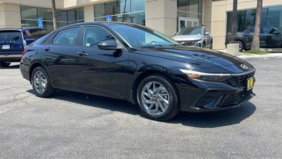 Certified 2025 Hyundai Elantra Hybrid