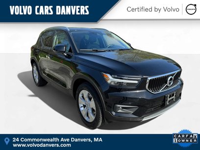 Certified 2022 Volvo XC40 T5 Momentum w/ Premium Package