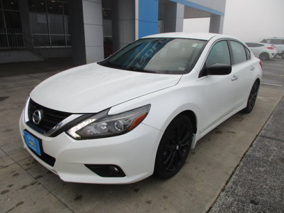 Used 2017 Nissan Altima 2.5 SR w/ Midnight Edition Package