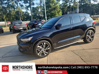 Used 2022 Volvo XC40 T5 R-Design w/ Advanced Package