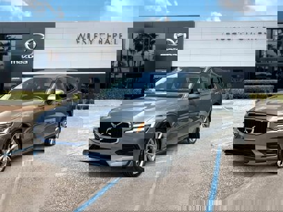 Used 2019 Volvo S60 T6 Momentum w/ Multimedia Package