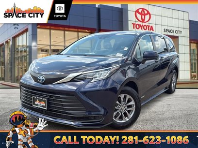 Used 2021 Toyota Sienna LE