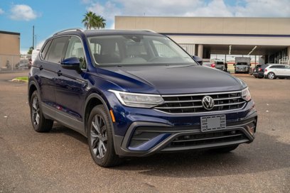 Used 2023 Volkswagen Tiguan SE w/ Panoramic Sunroof Package