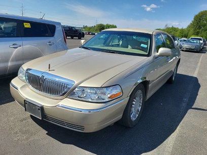 Used 2009 Lincoln Town Car Signature Limited
