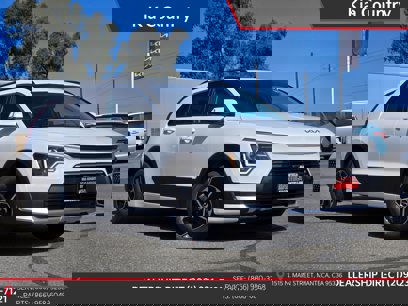 New 2025 Kia Niro EX