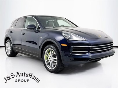 Used 2022 Porsche Cayenne E-Hybrid w/ Premium Package