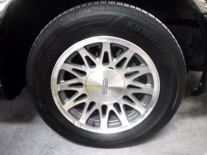 Used 2000 Lincoln Town Car Signature