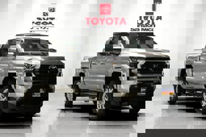 New 2025 Toyota Tacoma SR5