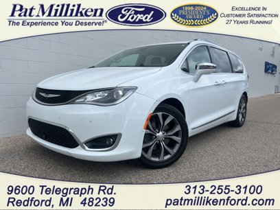 Used 2017 Chrysler Pacifica Limited w/ UConnect Theater Package