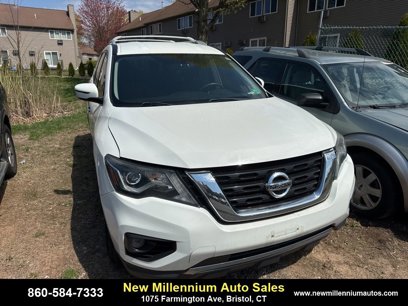 Used 2017 Nissan Pathfinder SV